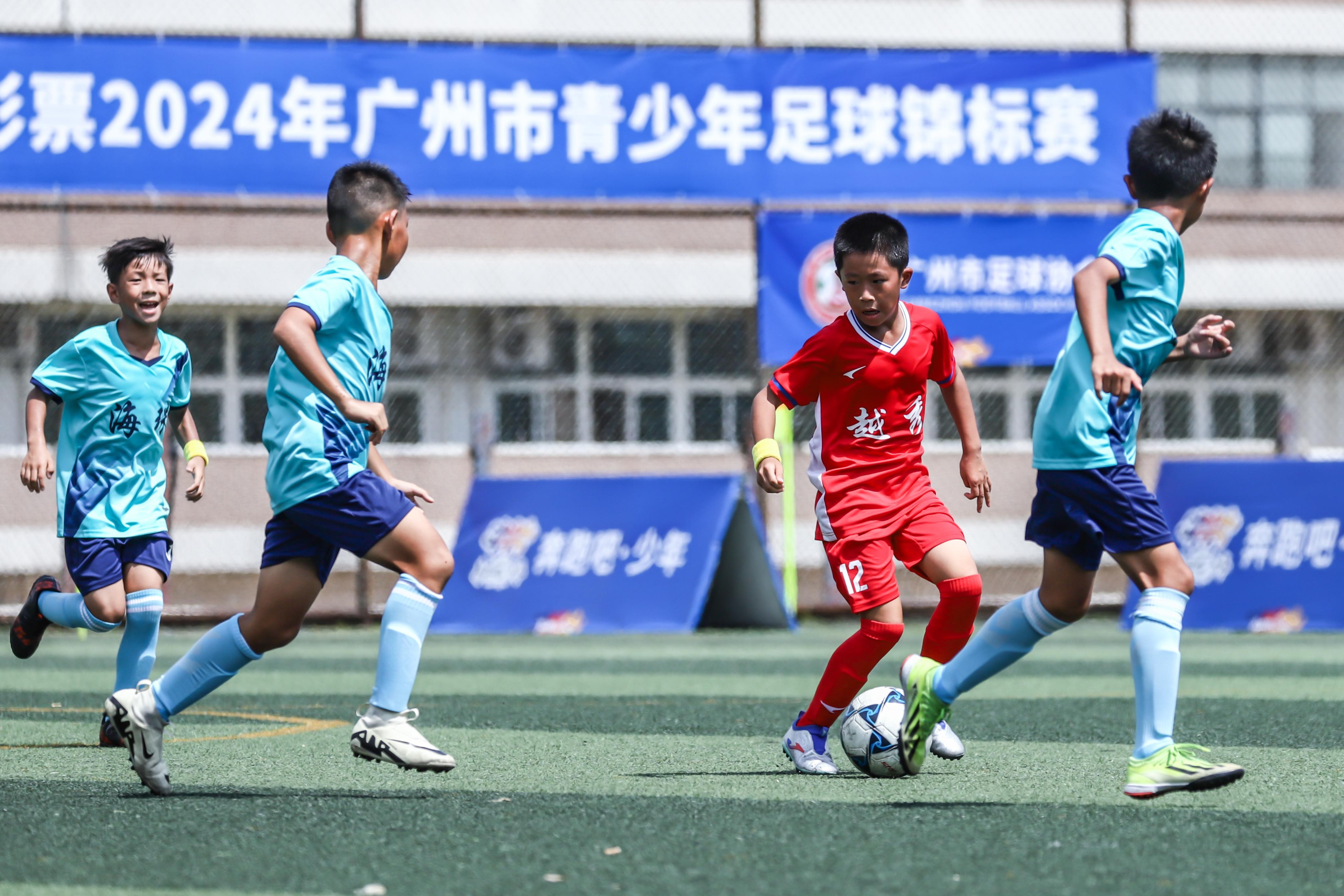 爱游戏体育APP下载-关于全国青少年足球冠军赛盛大开幕，激发少年梦想的信息