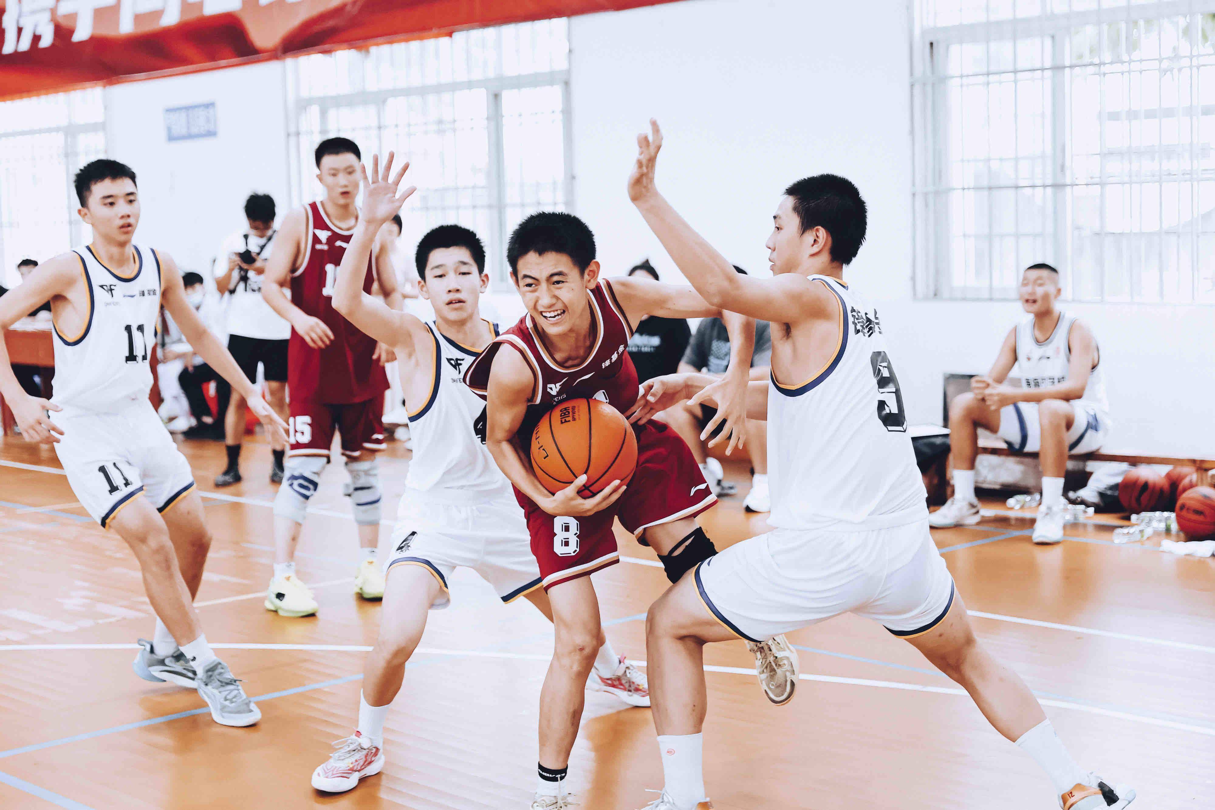 包含全国青少年篮球挑战赛，青春激情燃烧赛场的词条